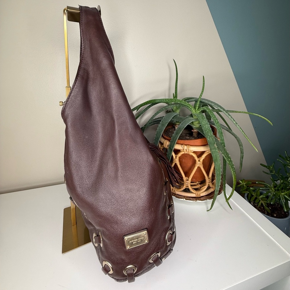 Michael Kors Astor Brown Leather Studded Grommet Tassel Hobo Shoulder Bag Y2K - Picture 2 of 12